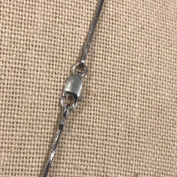 Vintage Sterling Silver Scalloped Pendant Necklace - Picture 6 of 10